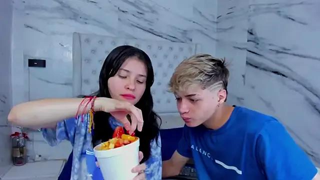 Ari_and_Storm from StripChat is Freechat
