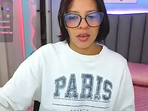 Aria_Russo on StripChat 