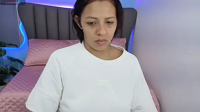 Aria_Russo on StripChat 