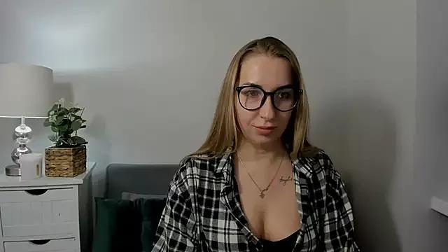 AriaDesire from StripChat