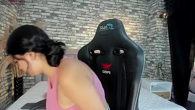 ariadna_milano from StripChat