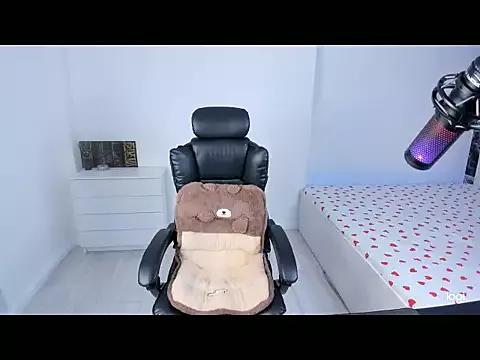ariana_bambii from StripChat is Freechat