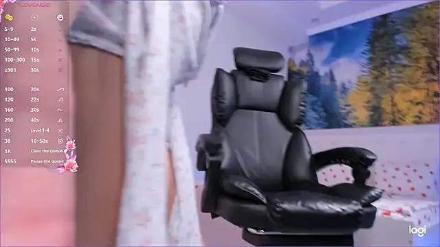 Try our streaming cams variety and talk on a personal level with our adorable girls streamers, showing off their bountiful shapes and dildos.