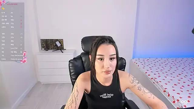 ariana_bambii from StripChat is Freechat