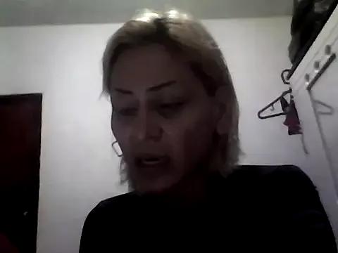 ariana_crazzy from StripChat