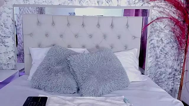 Try our streaming cams variety and talk on a personal level with our adorable girls streamers, showing off their bountiful shapes and dildos.