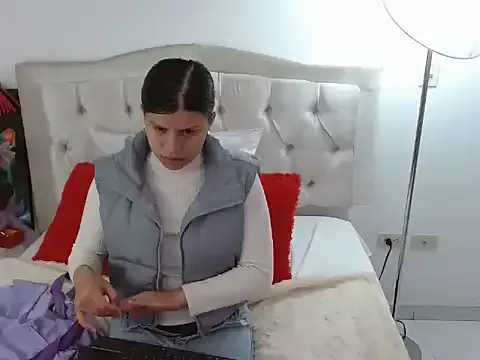 Arianaskyblue from StripChat