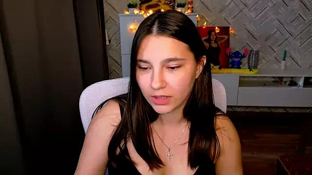 Arianna_Grend from StripChat is Freechat
