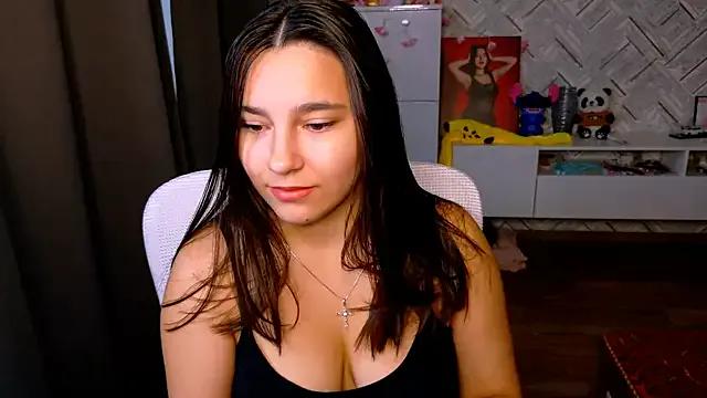 Arianna_Grend from StripChat is Freechat