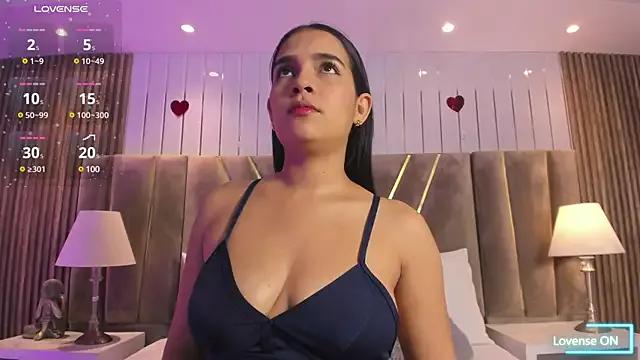 Arianna_Thompson from StripChat is Freechat