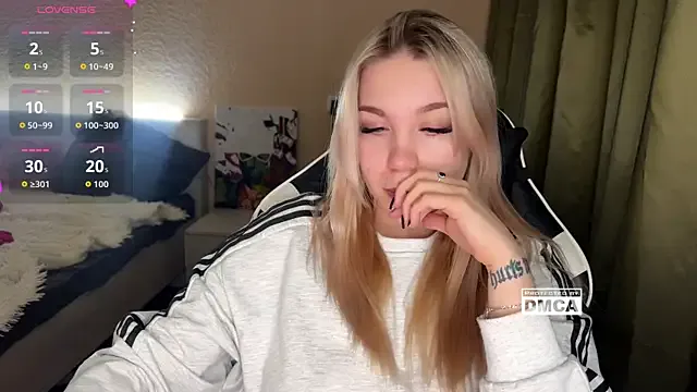 ariashaa from StripChat is Freechat