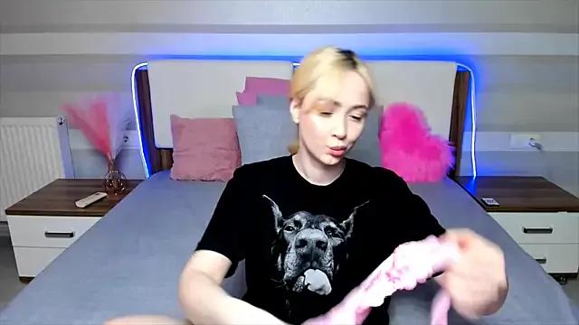 Try our streaming cams variety and talk on a personal level with our adorable girls streamers, showing off their bountiful shapes and dildos.