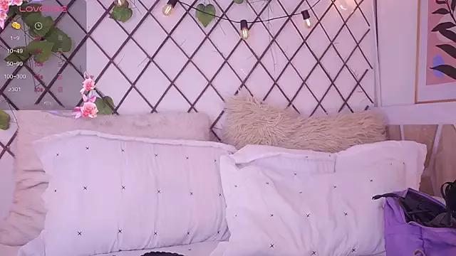 Try our streaming cams variety and talk on a personal level with our adorable girls streamers, showing off their bountiful shapes and dildos.