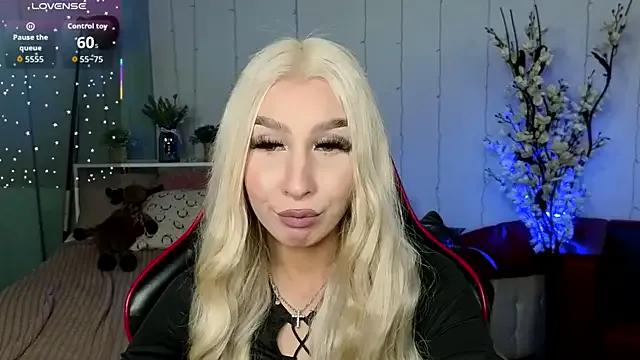 Try our streaming cams variety and talk on a personal level with our adorable girls streamers, showing off their bountiful shapes and dildos.