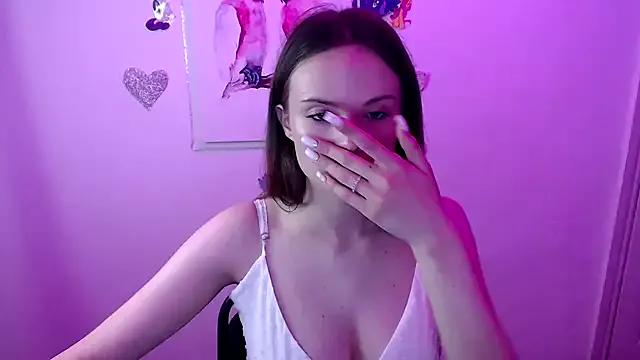 Ariella_ari from StripChat is Freechat