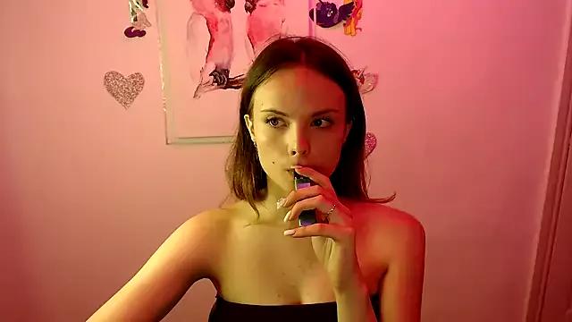 Ariella_ari from StripChat is Freechat