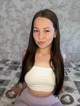 Arielle_Swan from StripChat is Freechat