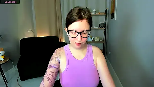 arizzzona from StripChat is Freechat