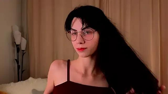 ArlineJanik from StripChat is Freechat