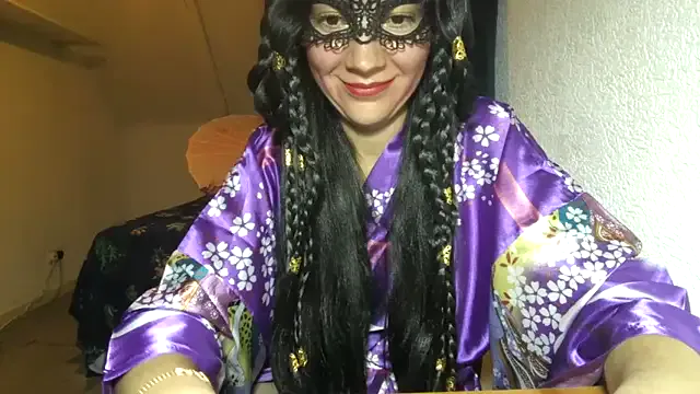 Aromaloveqq from StripChat is Freechat