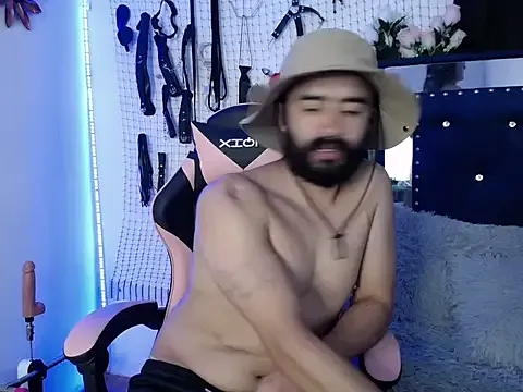 Try our streaming cams variety and talk on a personal level with our adorable girls streamers, showing off their bountiful shapes and dildos.