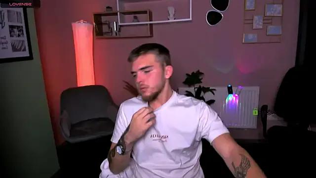 aron_black_ from StripChat is Freechat