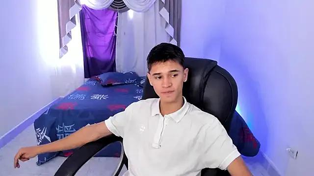 Aron_Boyy from StripChat is Freechat