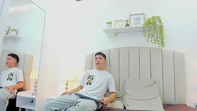 aron_twink66 from StripChat is Freechat