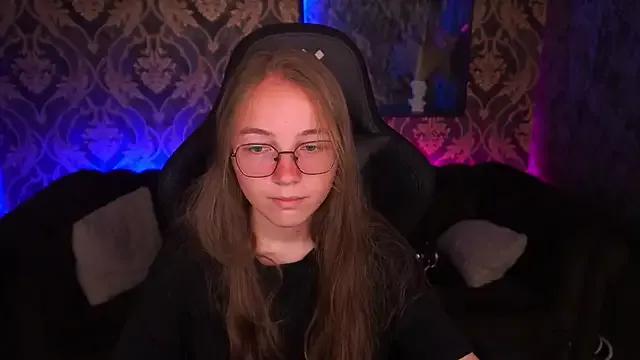 ArrinaWairr from StripChat is Freechat