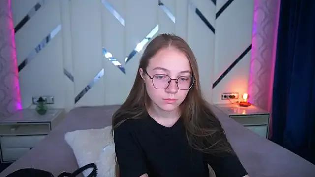 ArrinaWairr from StripChat is Freechat