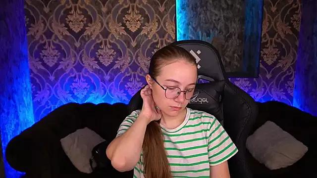ArrinaWairr from StripChat is Freechat