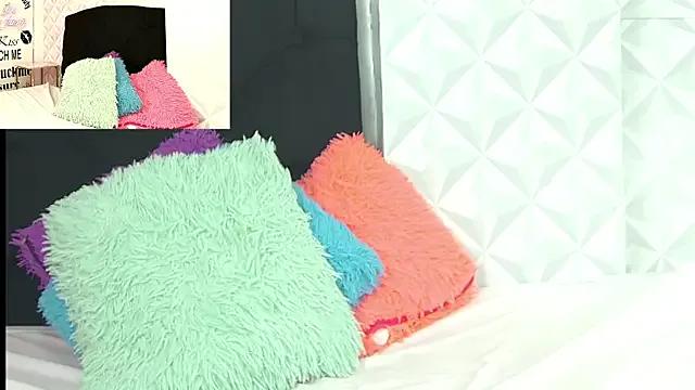 Try our streaming cams variety and talk on a personal level with our adorable girls streamers, showing off their bountiful shapes and dildos.
