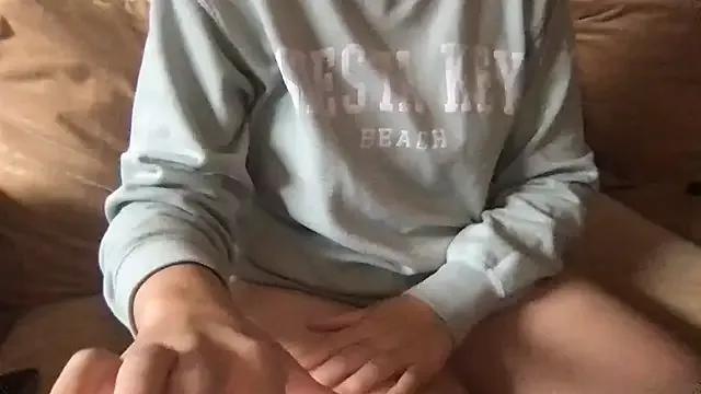 ashleighpink from StripChat is Freechat