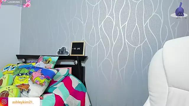 AshleyKim_ from StripChat is Freechat