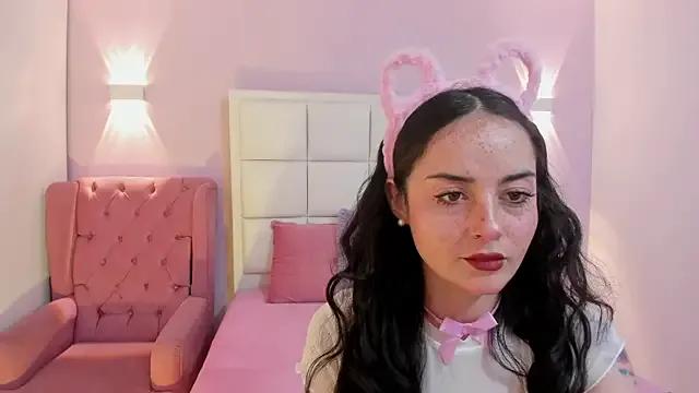 Ashleypetit from StripChat is Freechat