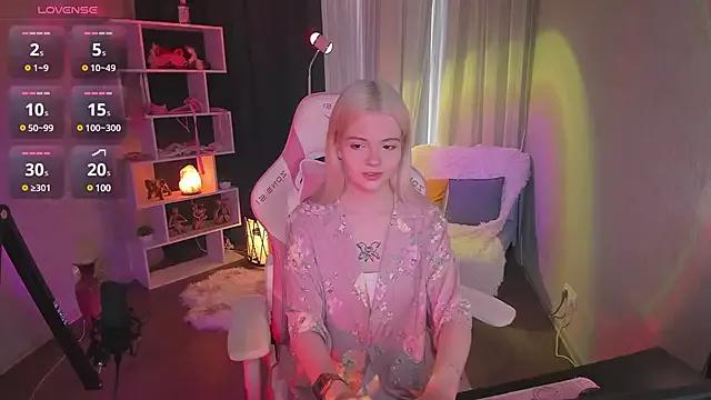 AshleySnowflake from StripChat is Freechat