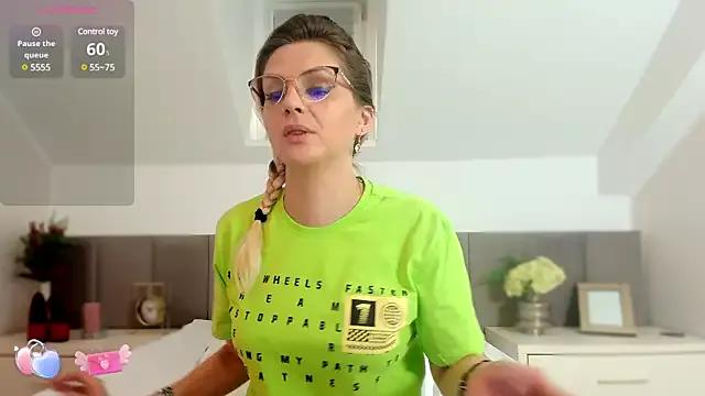 AshleyStorm_ from StripChat is Freechat