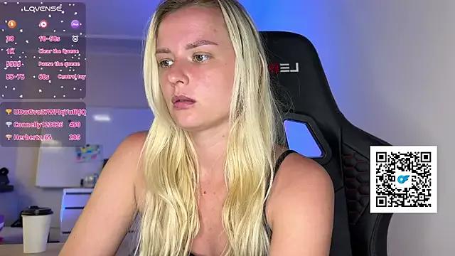AshleyyFayy from StripChat is Freechat