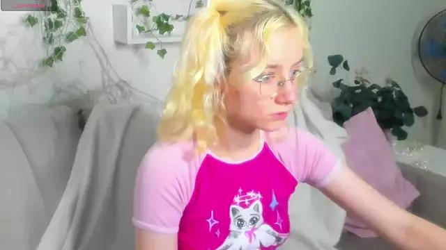 AshlyMiller from StripChat is Freechat