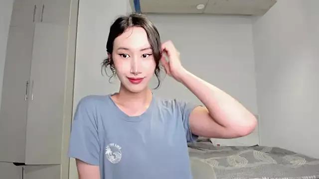asian_kiya from StripChat
