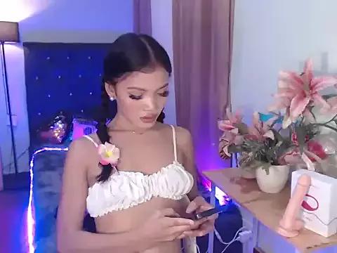 Try our streaming cams variety and talk on a personal level with our adorable girls streamers, showing off their bountiful shapes and dildos.