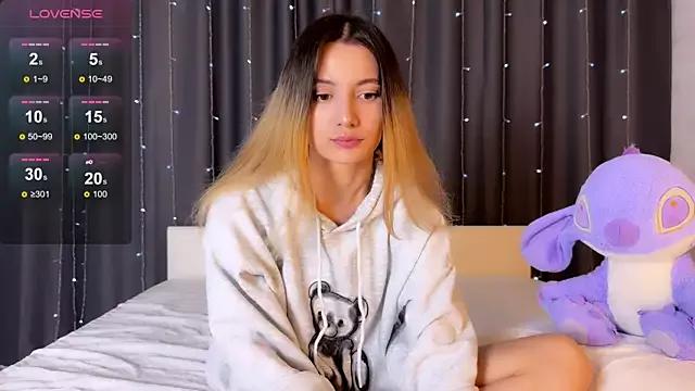 Asya_Fairy from StripChat