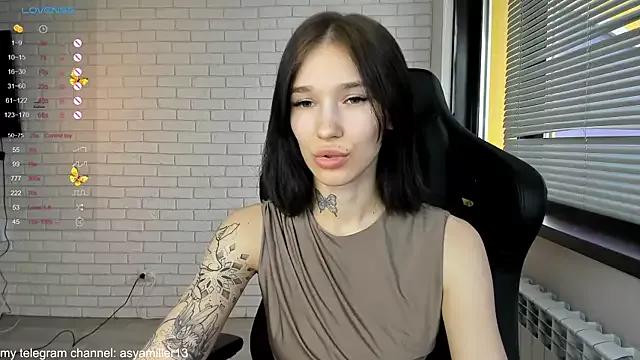 AsyaMiller from StripChat is Freechat