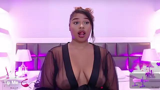 AtenaEvans from StripChat is Freechat