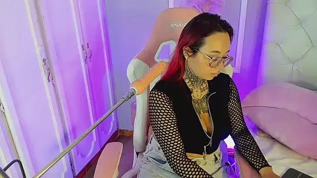 atenea_queen7 from StripChat is Freechat