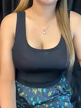 attitude_queena from StripChat is Freechat