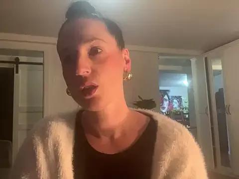 Audrey_hotty from StripChat is Freechat