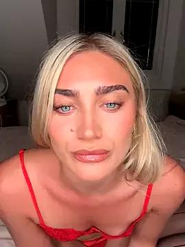 auriangel from StripChat is Freechat