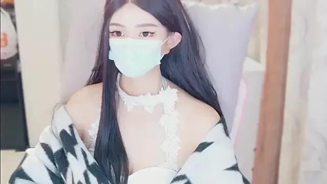 Aurora-77 from StripChat is Freechat