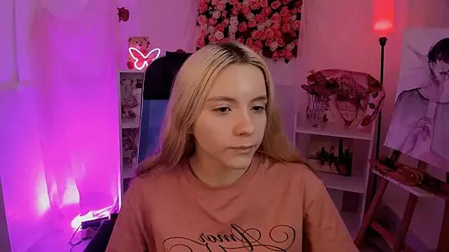 Try our streaming cams variety and talk on a personal level with our adorable girls streamers, showing off their bountiful shapes and dildos.